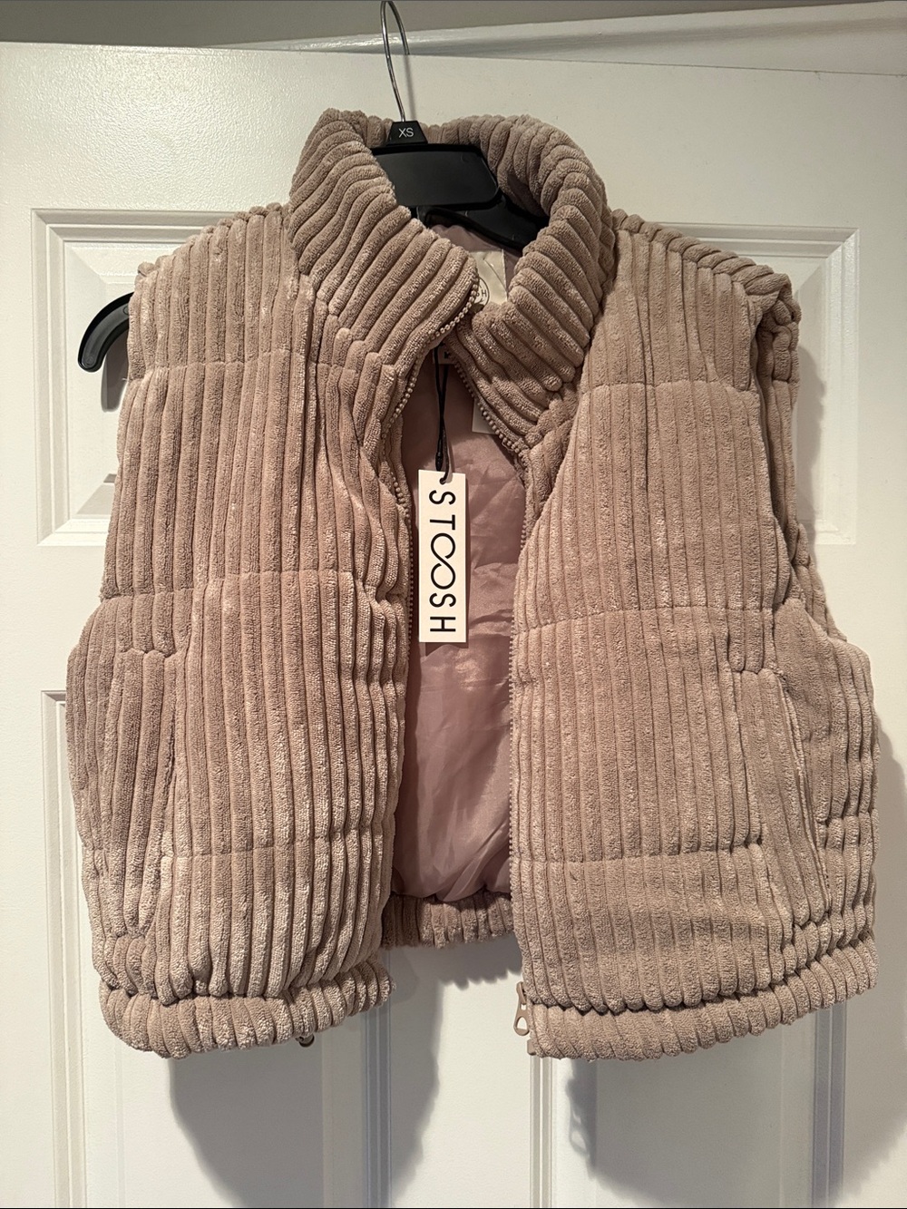 Stoosh Puffer Vest in Taupe